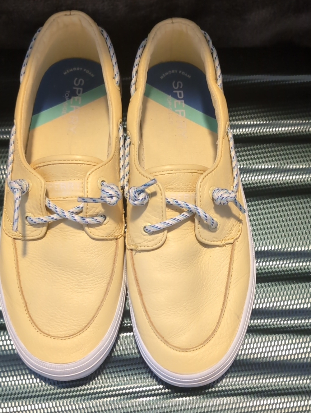 ⛵⛵Sperry Women’s Yellow Leather Docksiders